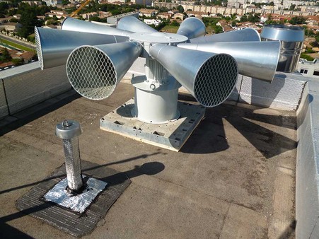 Essai de bon fonctionnement d’une sirène d’alerte de la Ville de Montpellier dans le quartier Centre-Ville / Ecusson