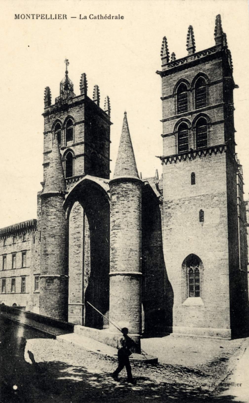 Cathédrale Saint-Pierre, vers 1900, 6Fi 876