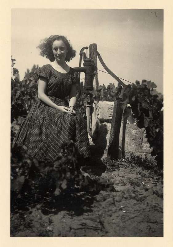 Jeanne Demessieux, Le Grau du roi, juin 1946. AMM, photographie, 4 S 20 55 1