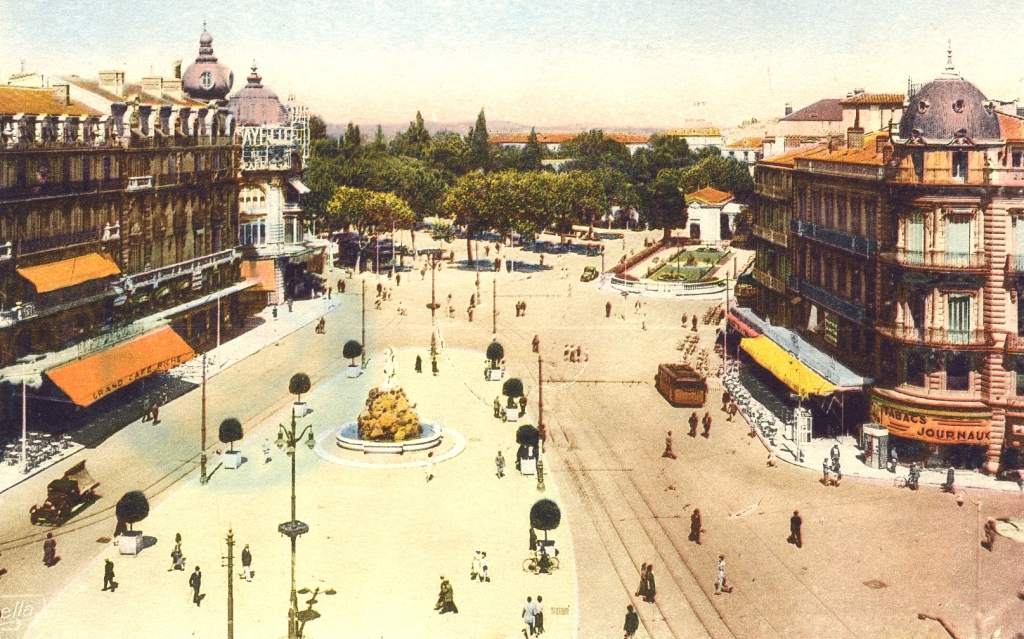 Place de la Comédie, vers 1900. Archives municipales de Montpellier, carte postale, 6Fi576