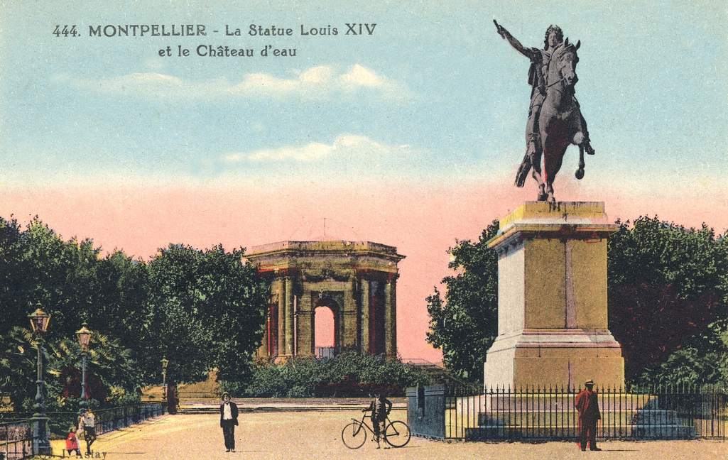 La statue Louis XIV et le château d'eau, vers 1900. Archives municipales de Montpellier, carte postale, 6Fi161