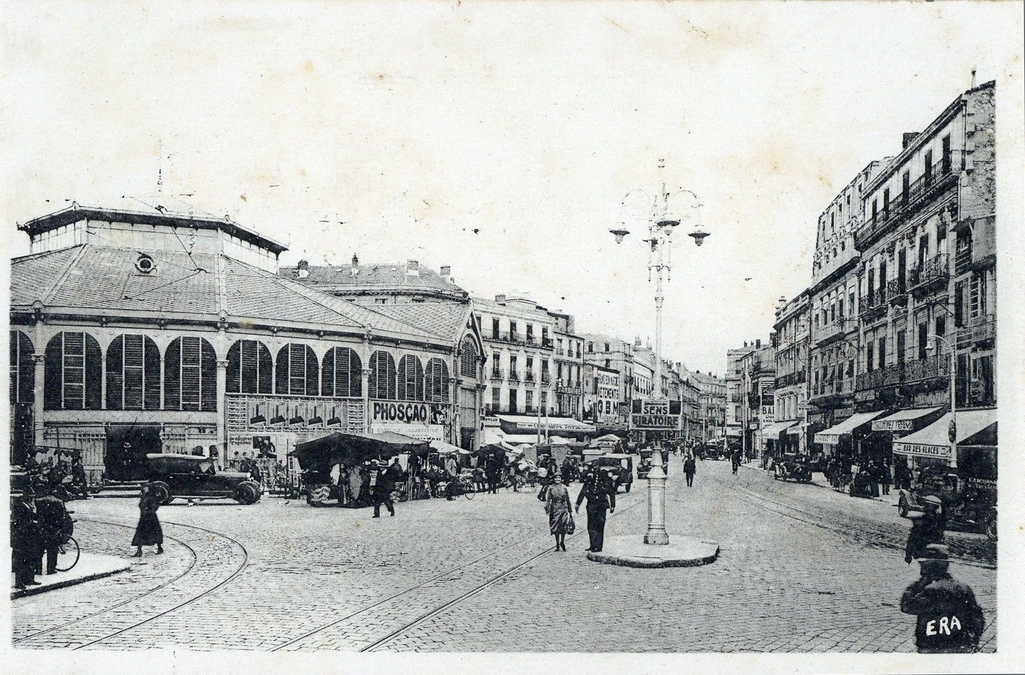 Les Halles Laissac, vers 1930. Archives municipales de Montpellier, carte postale, 6Fi1004