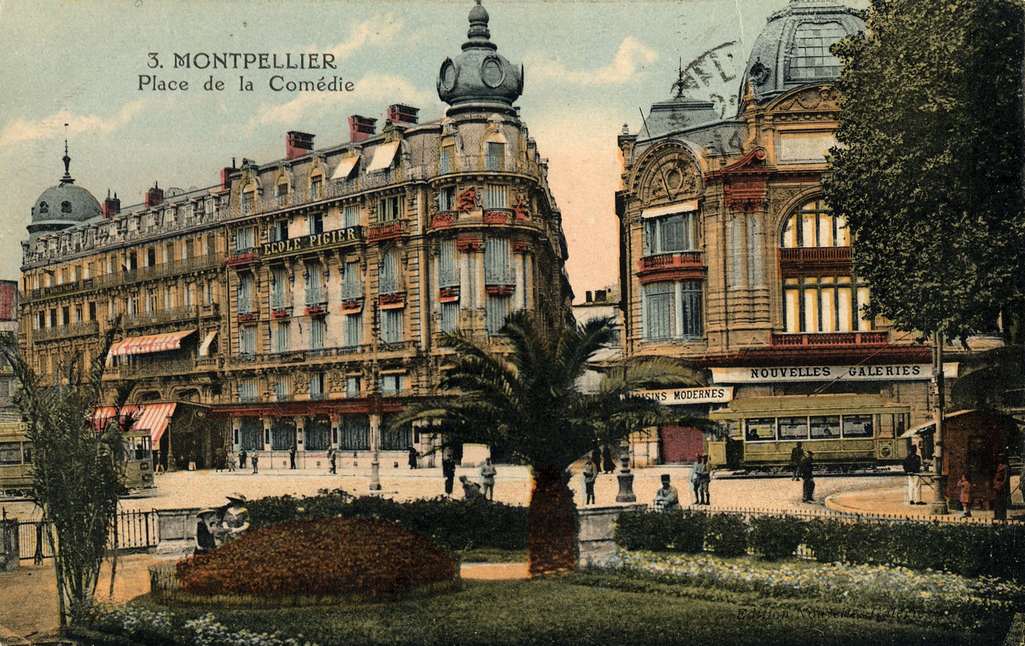 Montpellier. Place de la comédie, vers 1900. Archives municipales de Montpellier, carte postale, 6Fi883