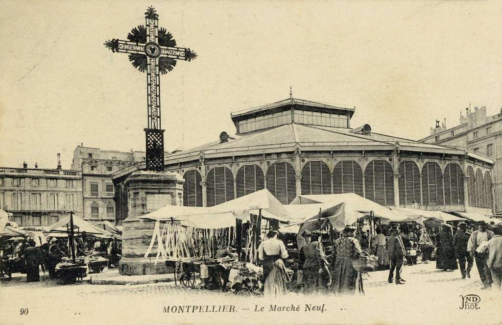 Le Marché neuf (anciennes Halles Laissac), vers 1900. Archives municipales de Montpellier, carte postale, 6Fi944