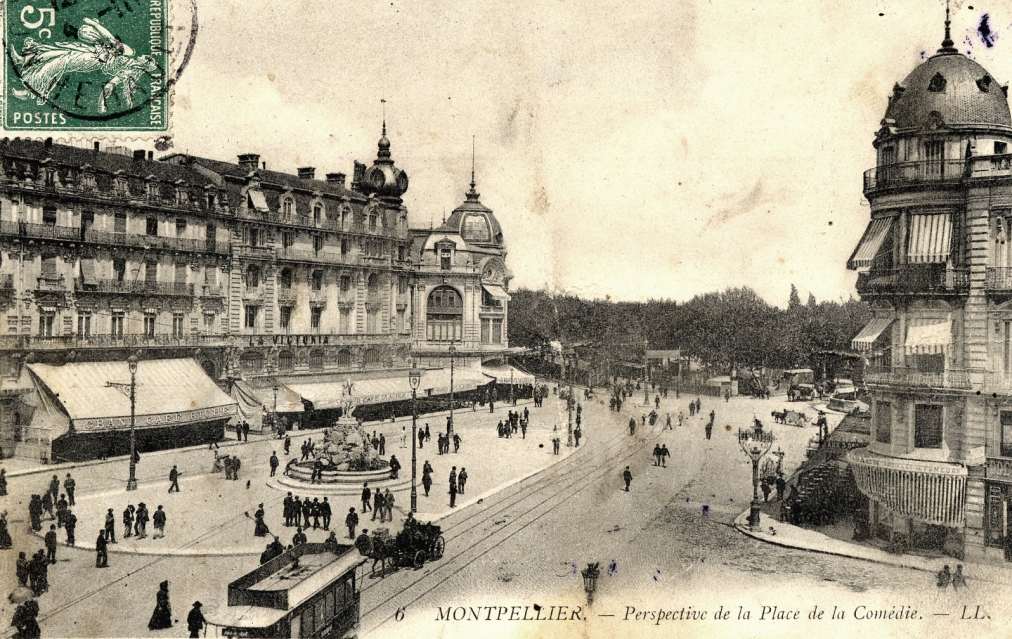 Place de la comédie, vers 1900. Archives municipales de Montpellier, carte postale, 6Fi605