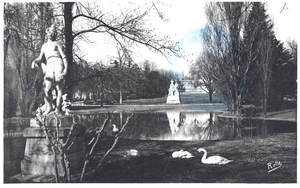 Jardin de l'esplanade, vers 1900. AMM, carte postale, 6Fi516