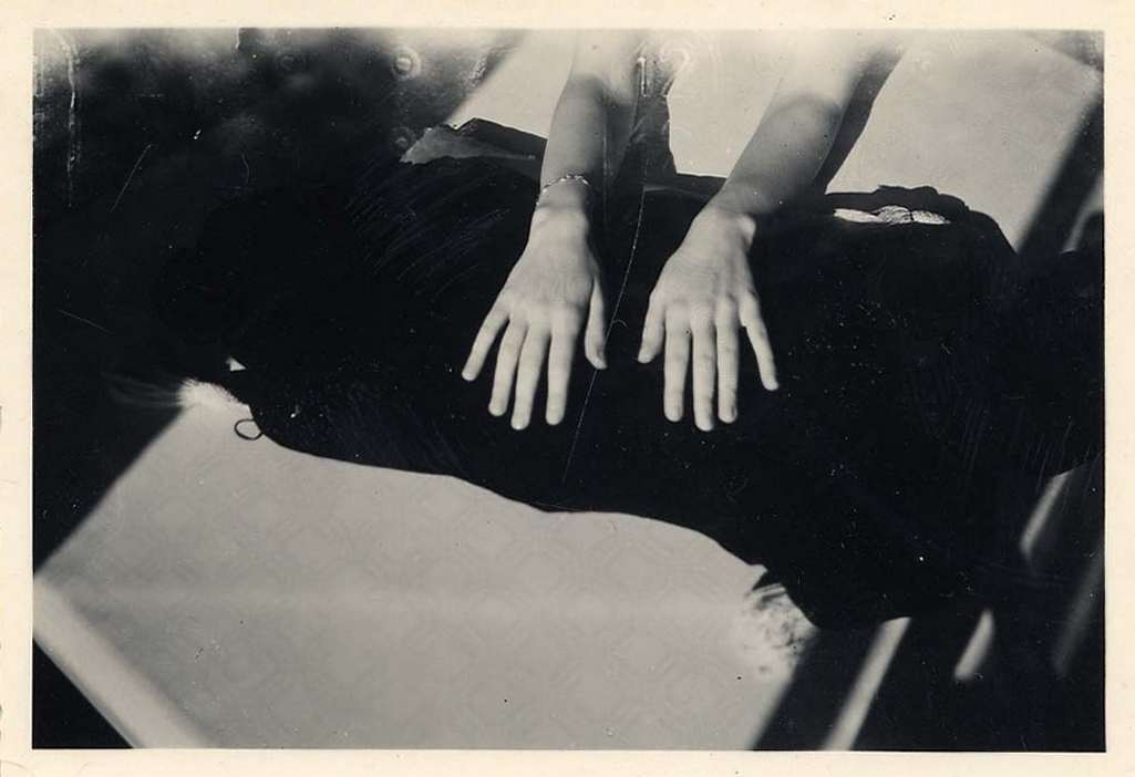 Les mains de Jeanne Demessieux, s.d. AMM, photographie, 4 S 20 5 9 1 
