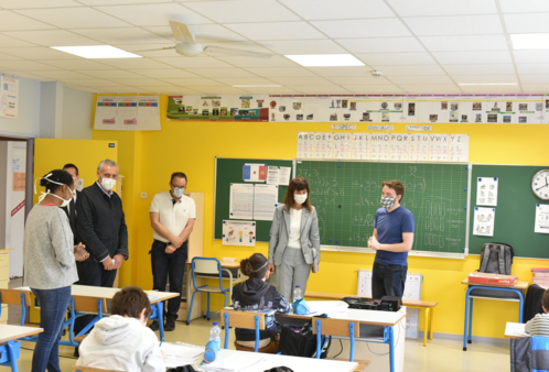 Philippe Saurel, la rectrice de l’Académie de Montpellier et le Préfet de l’Hérault ont visité l’école Georges Simenon à Montpellier à l’occasion de la réouverture des écoles