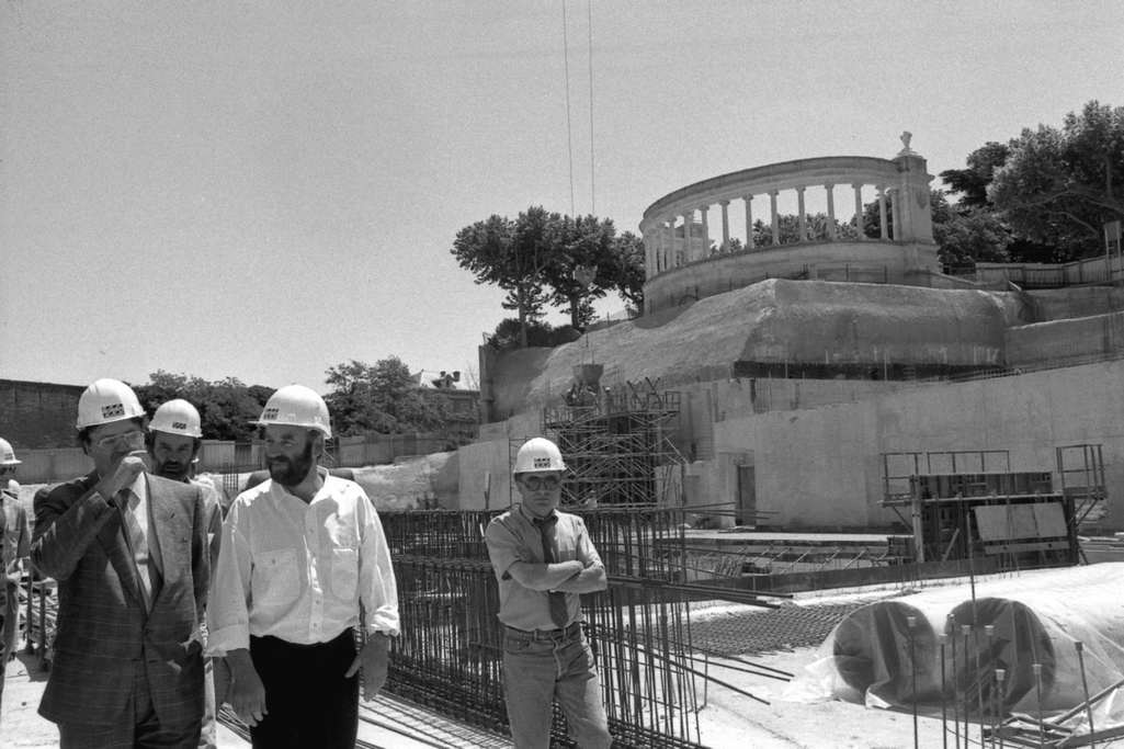 1987 Mise en chantier du Corum dessiné par l’architecte Claude Vasconi. AMM, 652W13