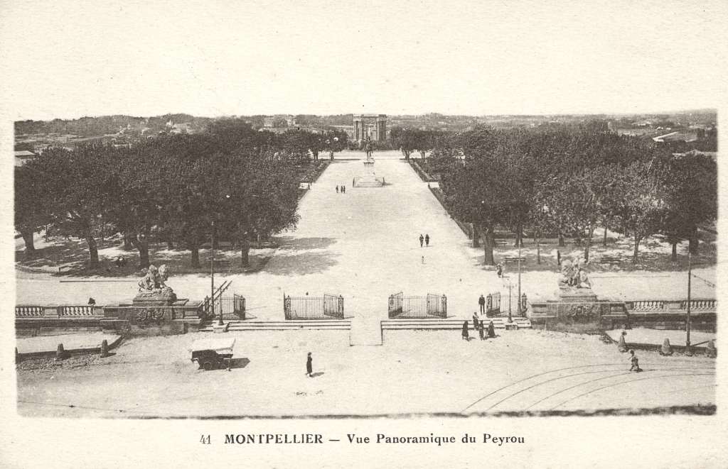Vue panoramique sur le Peyrou, vers 1900, 6Fi125